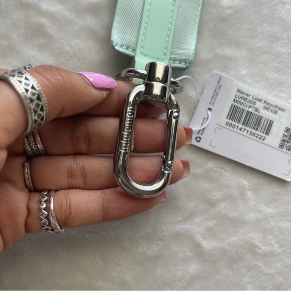 NWT Retired Lululemon Never Lost Keychain - Picture 5 of 6